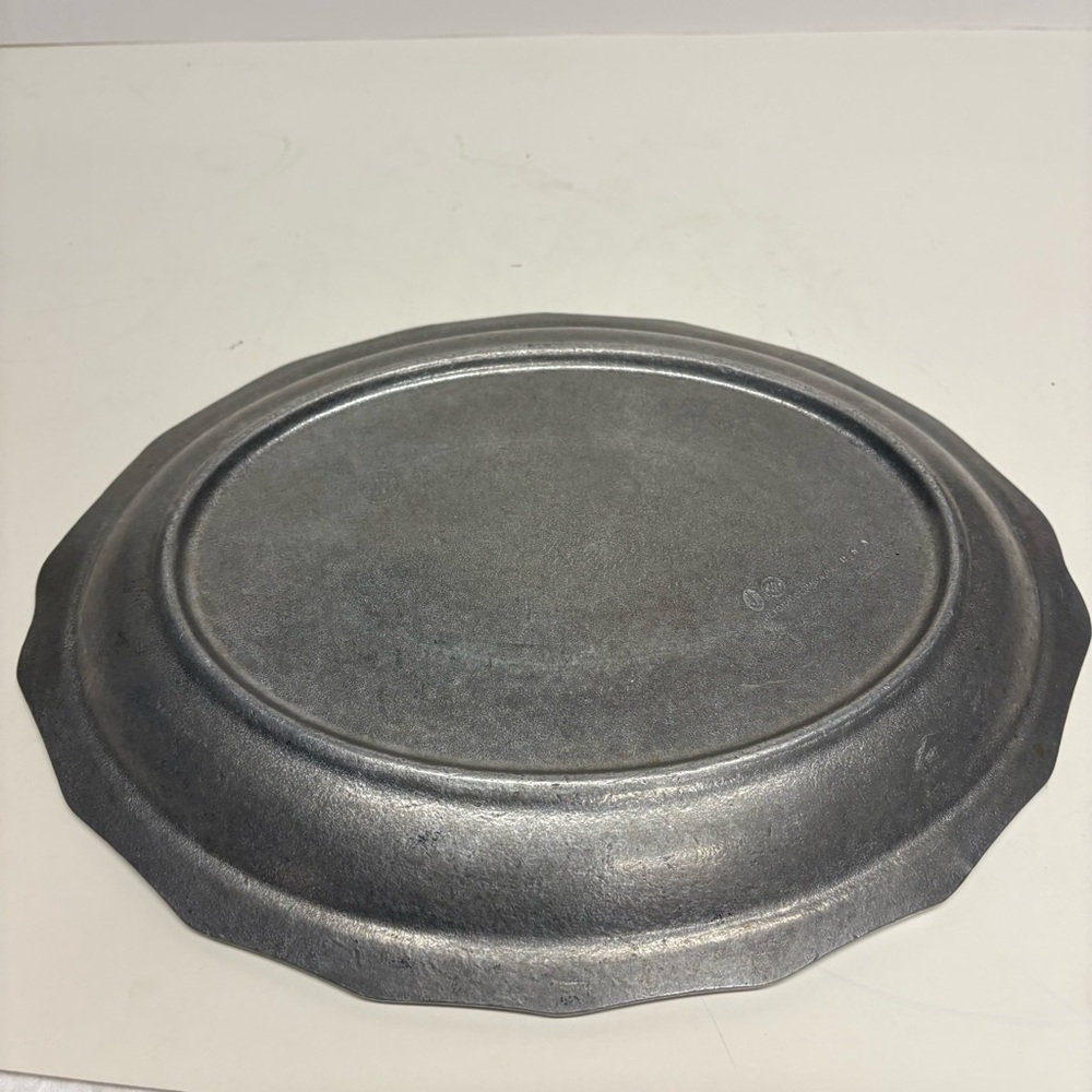 Vintage Wilton Co oval pewter platter 12” scalloped edges - Picture 9 of 10
